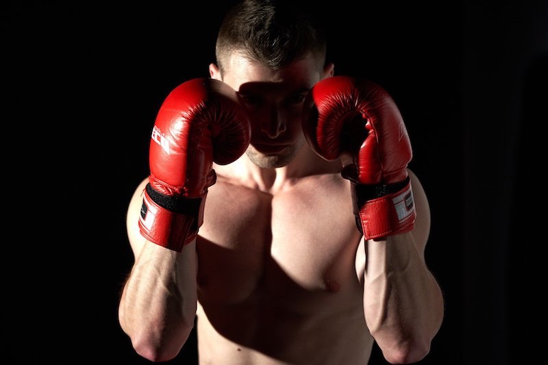 Boxer mit Boxhandschuhen