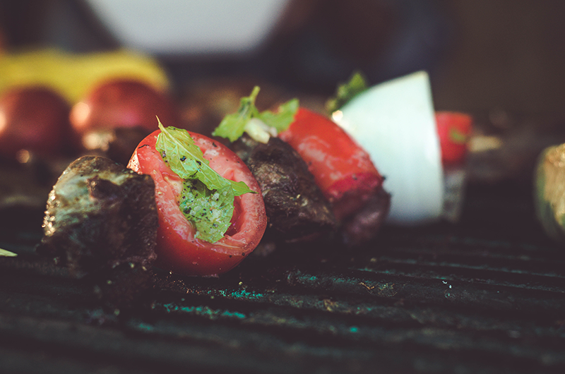 Grillspieß auf Gasgrill