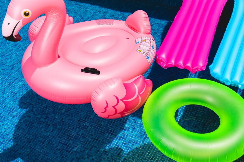 Im Luftmatratze Test findest Du unter anderem Schwimmluftmatratzen