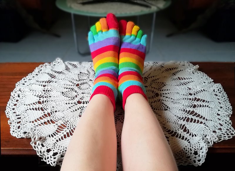 bunte Yoga-Socken mit Zehentrenner
