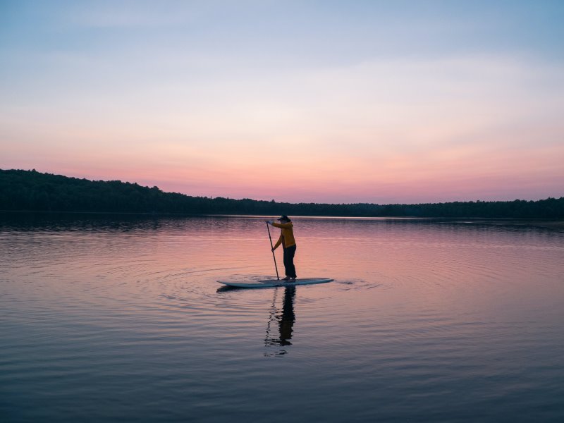 SUP Tour in der Dämmerung