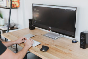 21:9 Monitor mit 144Hz