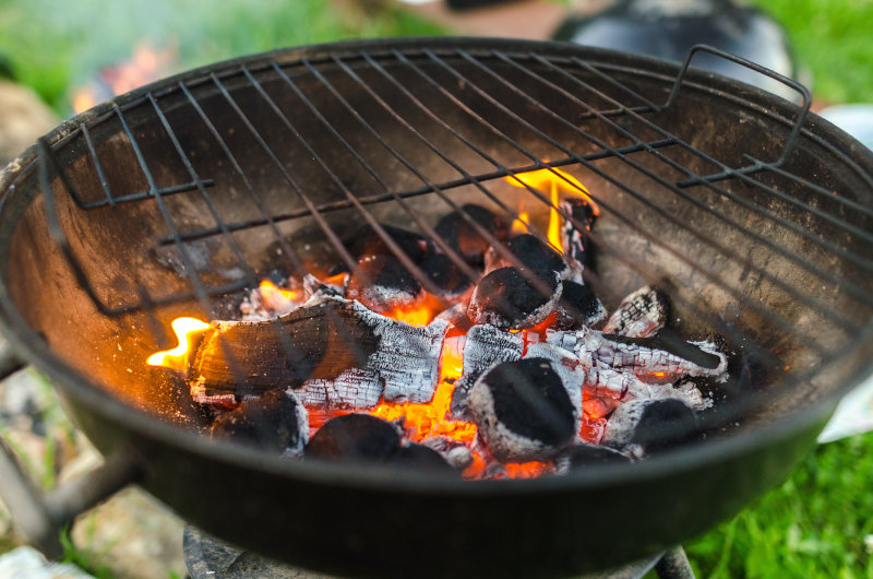 Grillhandschuhe beim Grillen
