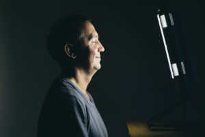 Lichttherapie Lampen helfen gegen Winterdepressionen
