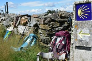 Wanderrucksäcke auf dem Jakobsweg